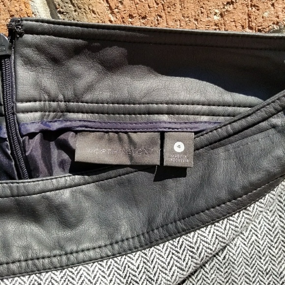 NWT Wool Pencil skirt - Picture 4 of 4